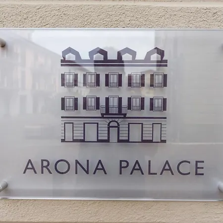 Palace Apartment *