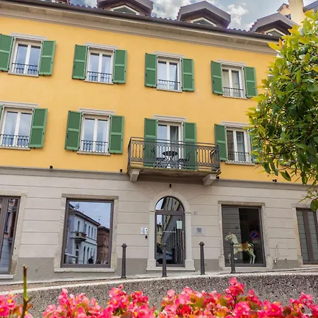 Apartment Palace Arona