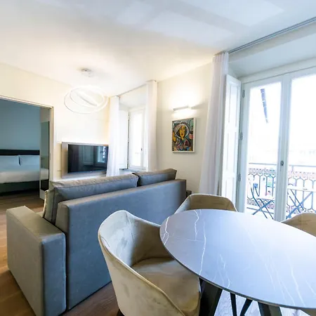 Palace Apartment *